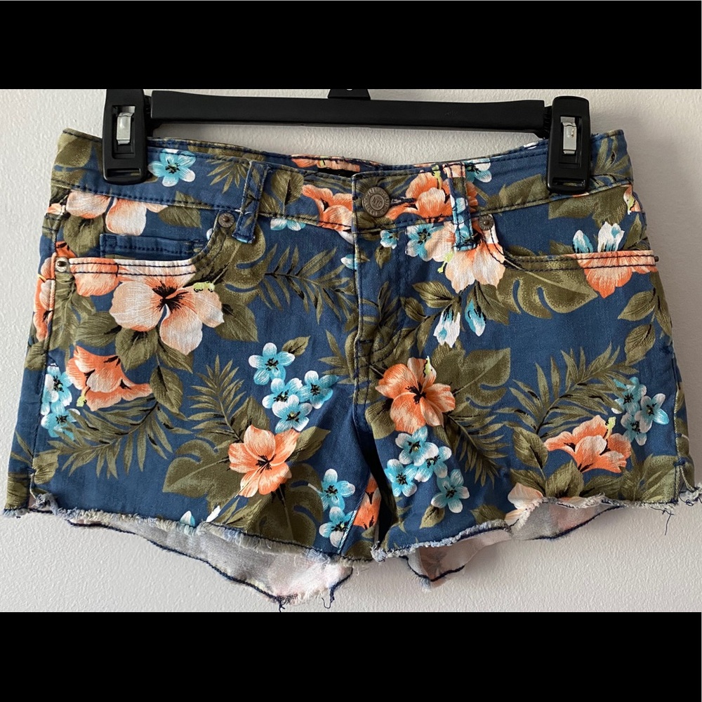 AEROPOSTALE Tropical/Hawaiian Print Midi S…